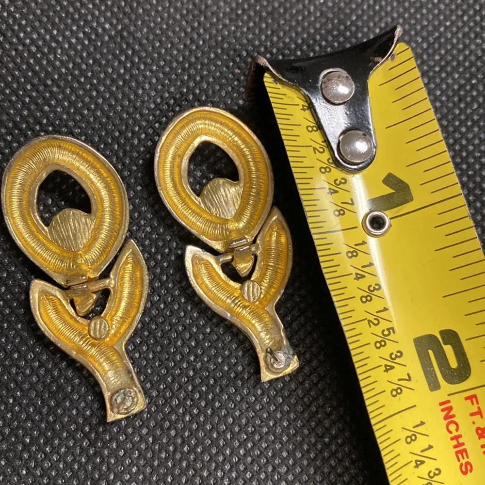 Vintage gold teardrop with rhinestone pierced earrings